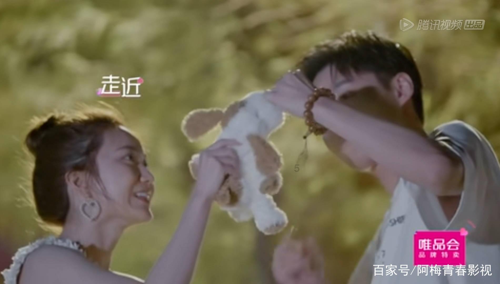逃离黑与白的房间