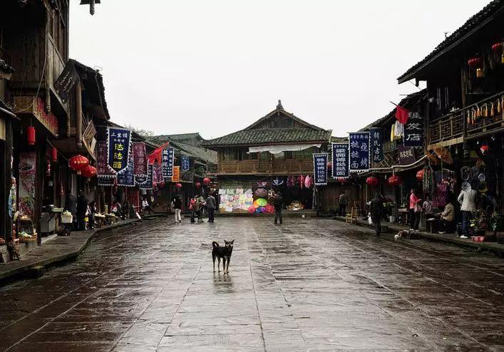 逃离受损的城堡